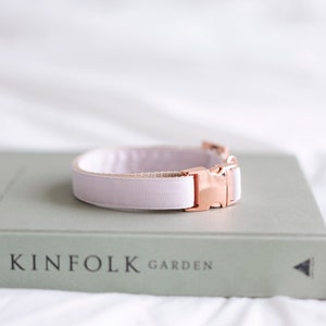Collier pour chien - Eau de lavande, Collier pour chien en or rose, Collier pour chien violet, Collier minimal pour chien, Collier pour chien violet clair, Nœud rose pour chien