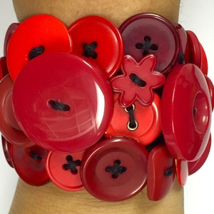 Vintage and Newer Buttons Bracelet Featuring Buttons of RED image 2