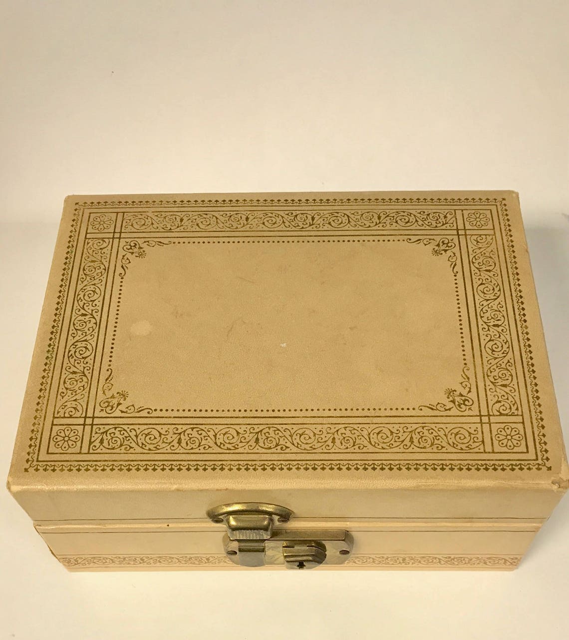 Vintage Small Beige Mele Jewelry Box With 16 Pair of Antique Etsy