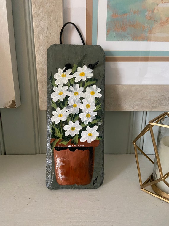 Painted Daisies, Painted slate, Spring Porch decor, painted slate sign, painting on slate, Daisies slate wallhanging, Outdoor Spring decor