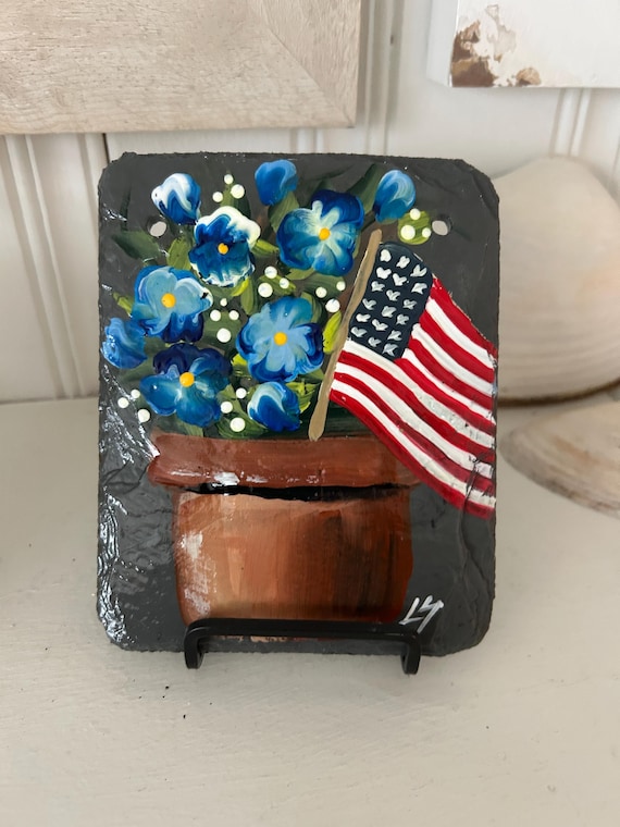Patriotic slate mantle decor, July 4th shelf sitter