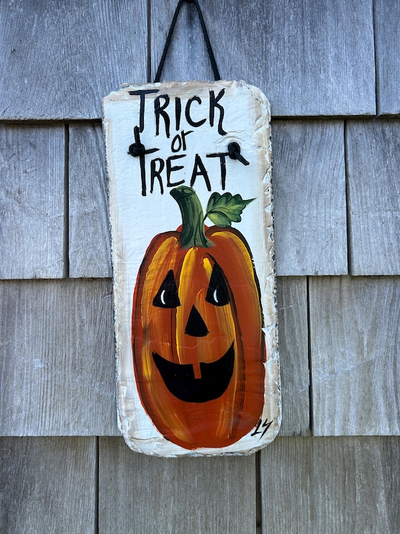 Hand Painted Halloween slate Trick or Treat sign: Halloween Door hanger