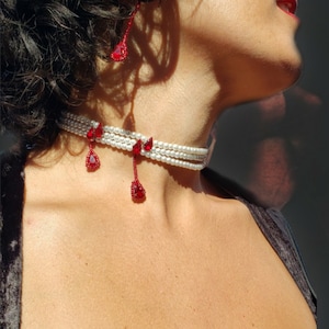 Gothic Bloody Pearl Choker for Her, Horror Jewelry Bloody Pearl Necklace Gift, Vampire Bloody Choker, Pearl Bloody Choker Gift