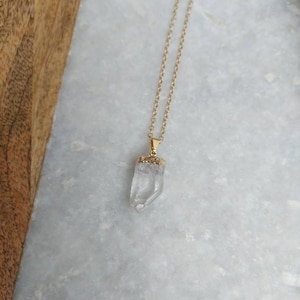 Quartz Necklace, Gold Jewelry, Crystal Necklaces, Gifts for a Friend, Gifts for Her, Long Necklace,Long Quartz Necklace, Gold Necklace