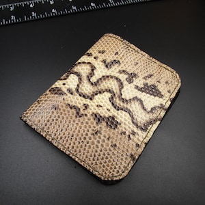 Monedero original Tegu Lagarto piel hombres upright BiFold cartera - hecho a mano / cosido a mano - leopardo de nieve