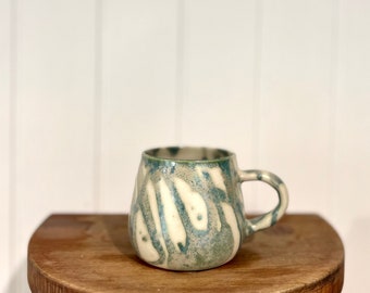 Handmade Japanese ceramic stoneware cream & green lines Mug: Weeping willow