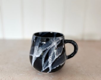 Handmade Japanese stoneware ceramic Navy & white mug: Kaze (Wind)