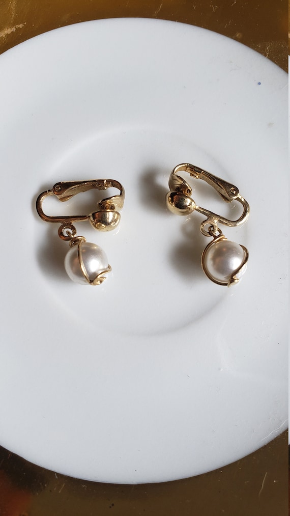 Vintage pearl drop earrings