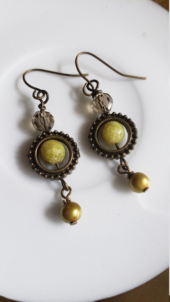 Vintage dangle earrings with dainty little green s