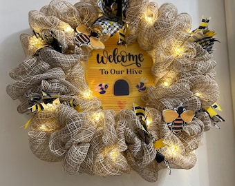 Bumble Bee  Lighted Wreath