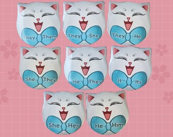 PRONOUN BUTTON PIN White Cat