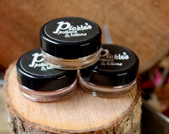 Ensemble de soins de la peau naturels de Pickle's en format échantillon : sélection de beurres corporels, baumes, baumes, crèmes hydratantes