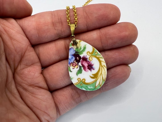 Pendentif Vintage En Porcelaine De Limoges - Motif Fleurs - Métal Argenté - Forme Ovale - Occasion