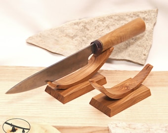 Portacoltelli in legno di olivastro: espositore per coltelli da collezione