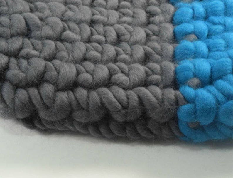 Hand crocheted hat Hand knitted hat Chunky winter hat Merino wool hat Chunky knit hat Fur pom pom beanie