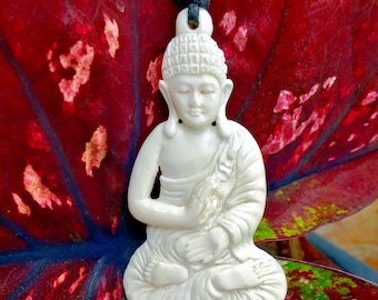 Thai Buddha Pendant Necklace Sacred Amulet