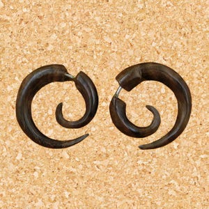 Boucles d&#39;oreilles faux calibre en bois d&#39;ébène - Faux calibres