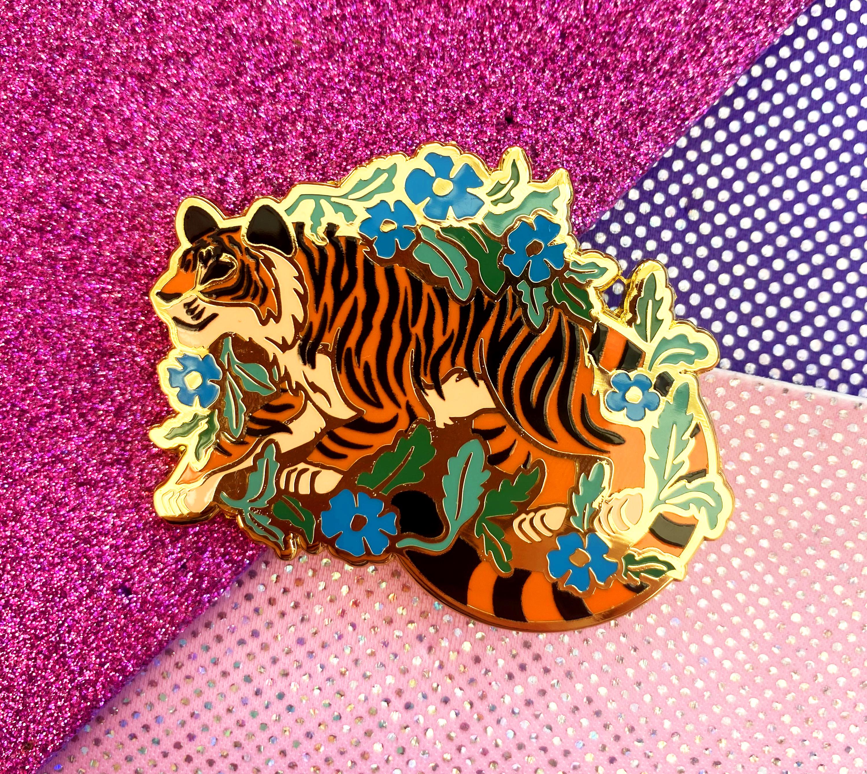 Gatto Selvatico a Testa Di Tigre Nella Giungla Colorata. Disegno Di