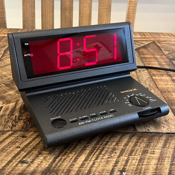 Vintage Windsor AM/FM Radio Dual Alarm Clock - Model 2644 - Tested & Working