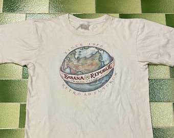 Vintage 90's Banana Republic Pocket T Shirt / Nature Vintage 90's Banana Republic Pocket T Shirt / Nature