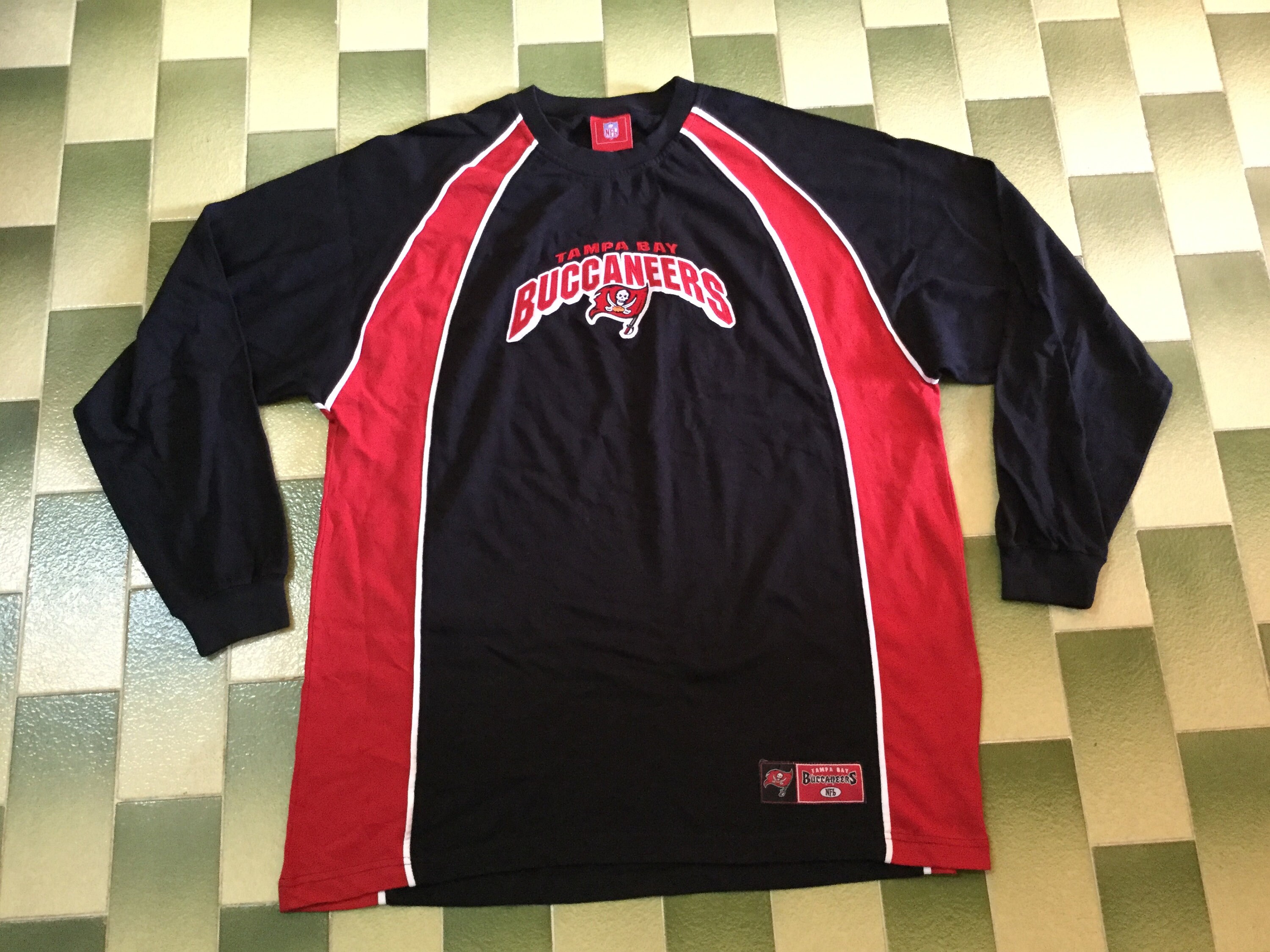buccaneers crewneck