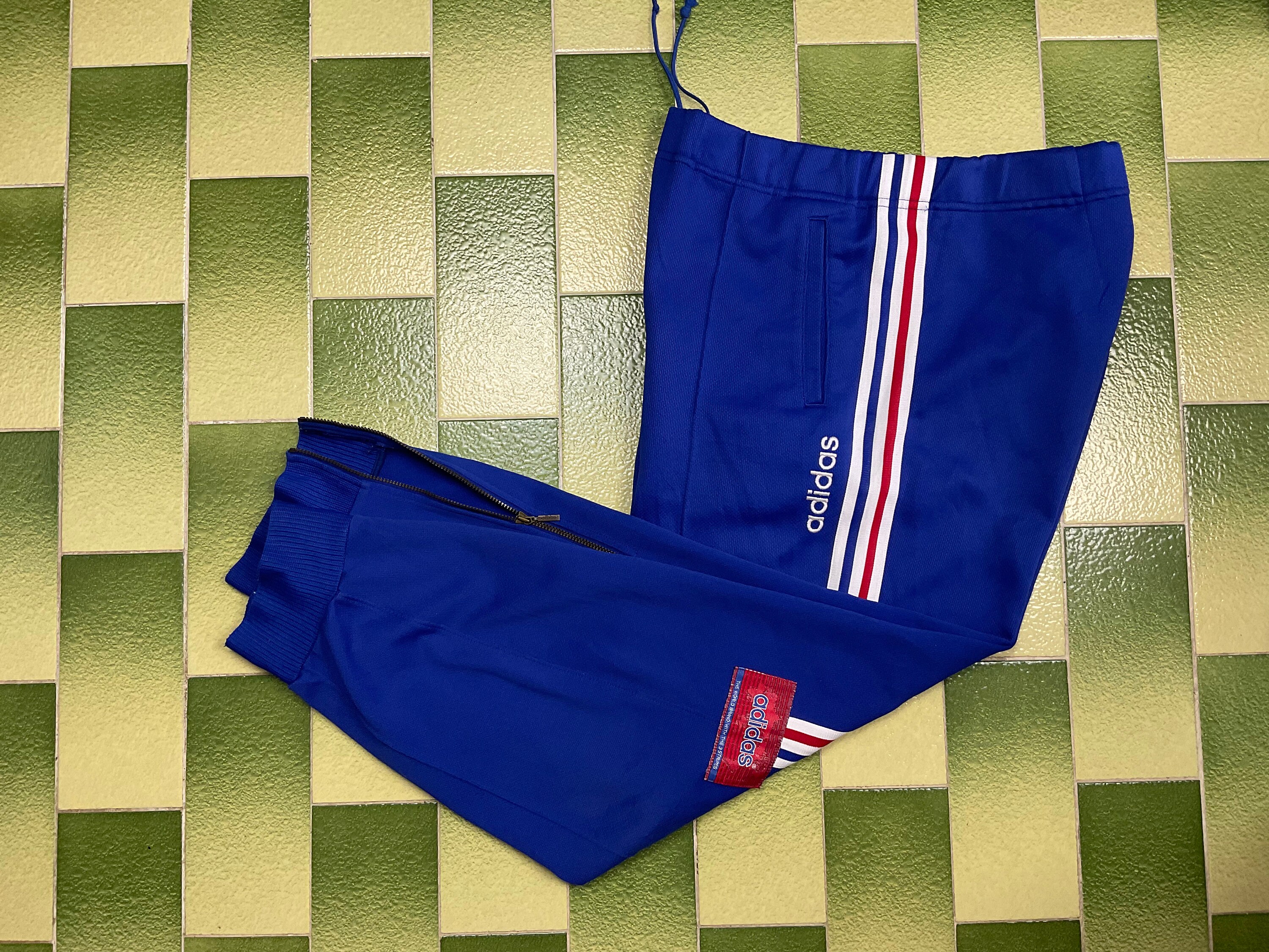 Vintage ADIDAS Sweatpants Drawstring Trackpants Adidas - Etsy Ireland Vintage ADIDAS Sweatpants Drawstring Trackpants Adidas - Etsy Ireland