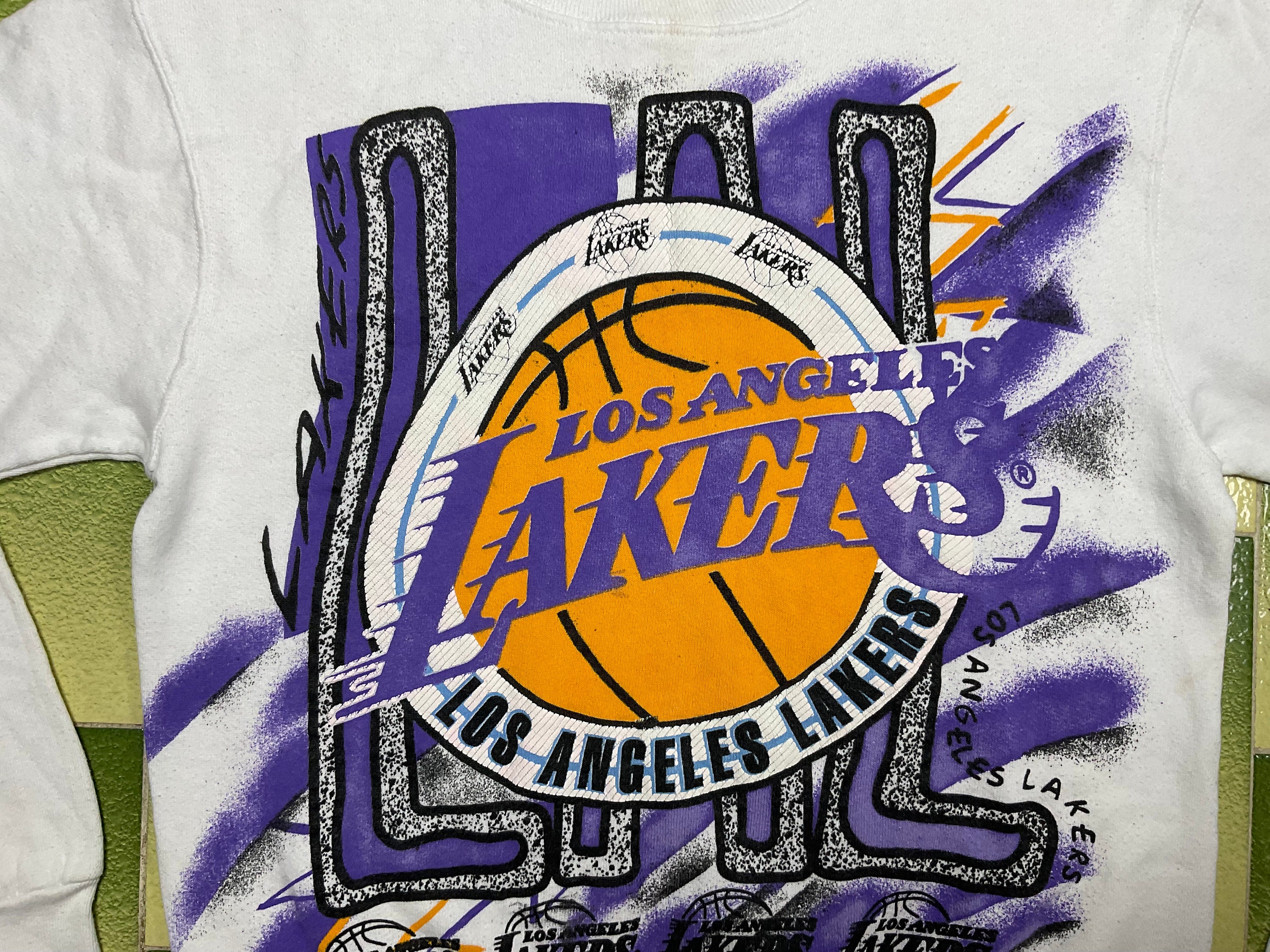 88 Back To Back World Champion LA Lakers Tshirt Sweatshirt Hoodie Crewneck  Sweatshirt Pullover Reprinted Full Color Full Size Gifts for NBA Fans -  Bluefink