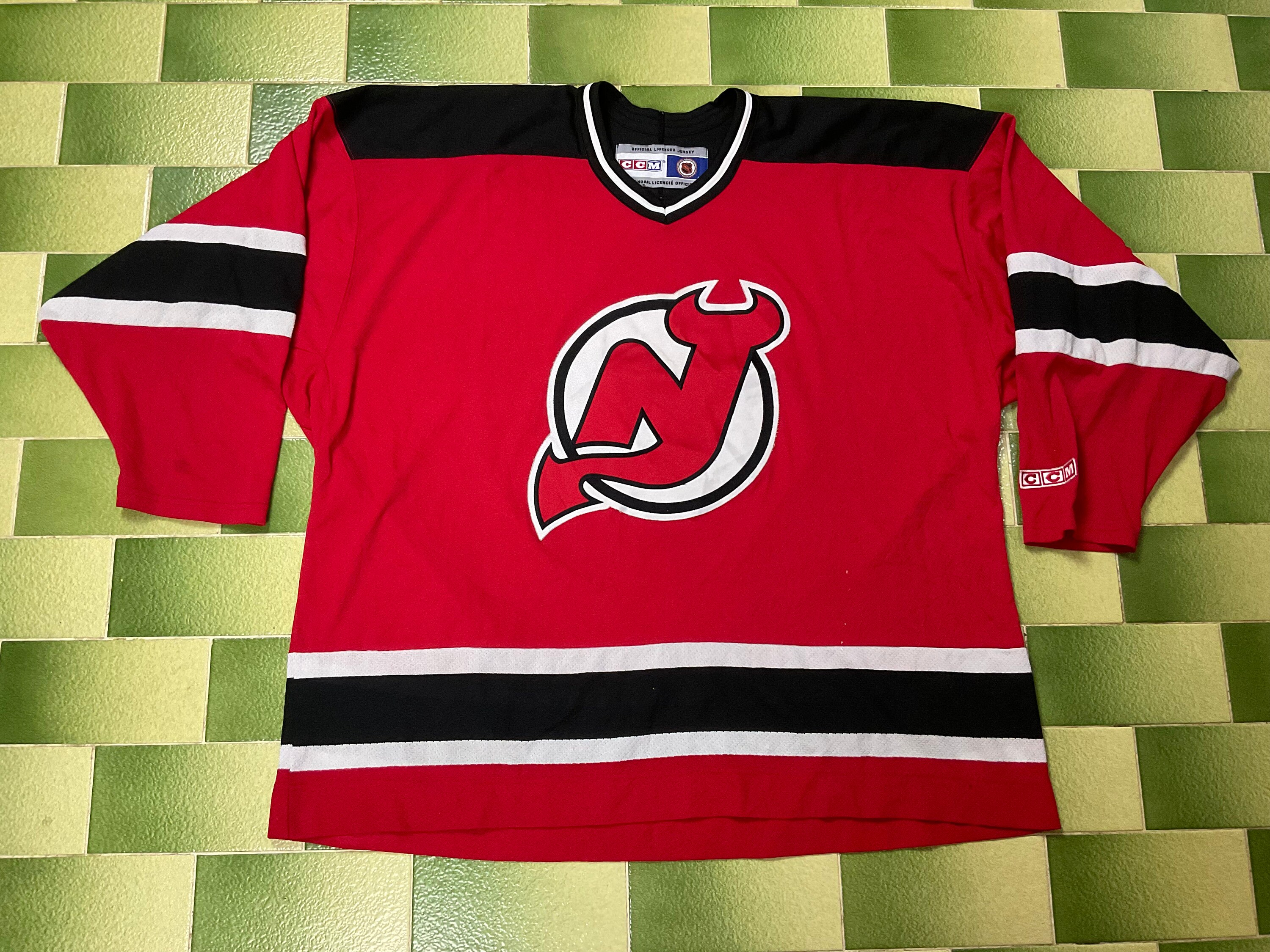 Vintage Official Licensed New Jersey Devils NHL Hockey Jersey Red, Size S,  CCM