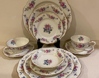 Vintage H & C (haas Czjzek) Schlaggenwald Czechoslovakia Floral