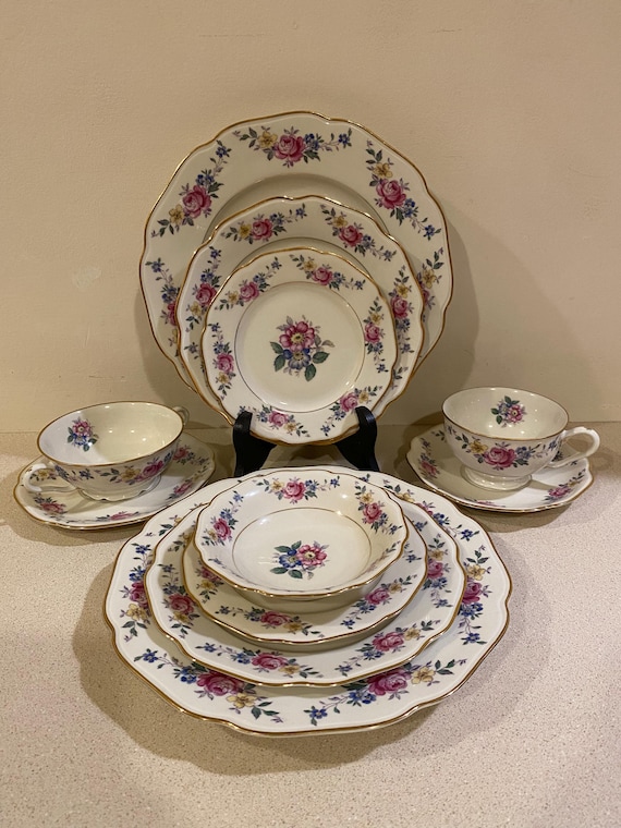 Vintage H & C (haas Czjzek) Schlaggenwald Czechoslovakia Floral