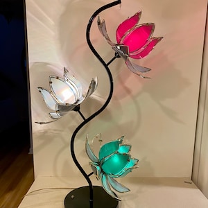 Vintage Hollywood Regency Smoked Glass Lotus Floral Table Lamp by Anthony California 3 Way