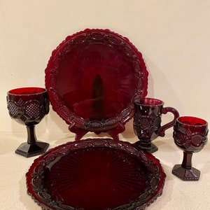 Vintage Avon Cape Cod Ruby Red 1876 Dinnerware China Set 16 pcs. bild 2