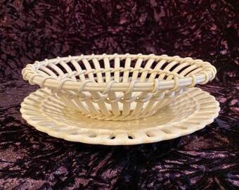 Antique Early 1800s Wedgwood Creamware Oval Basket & Tray Set