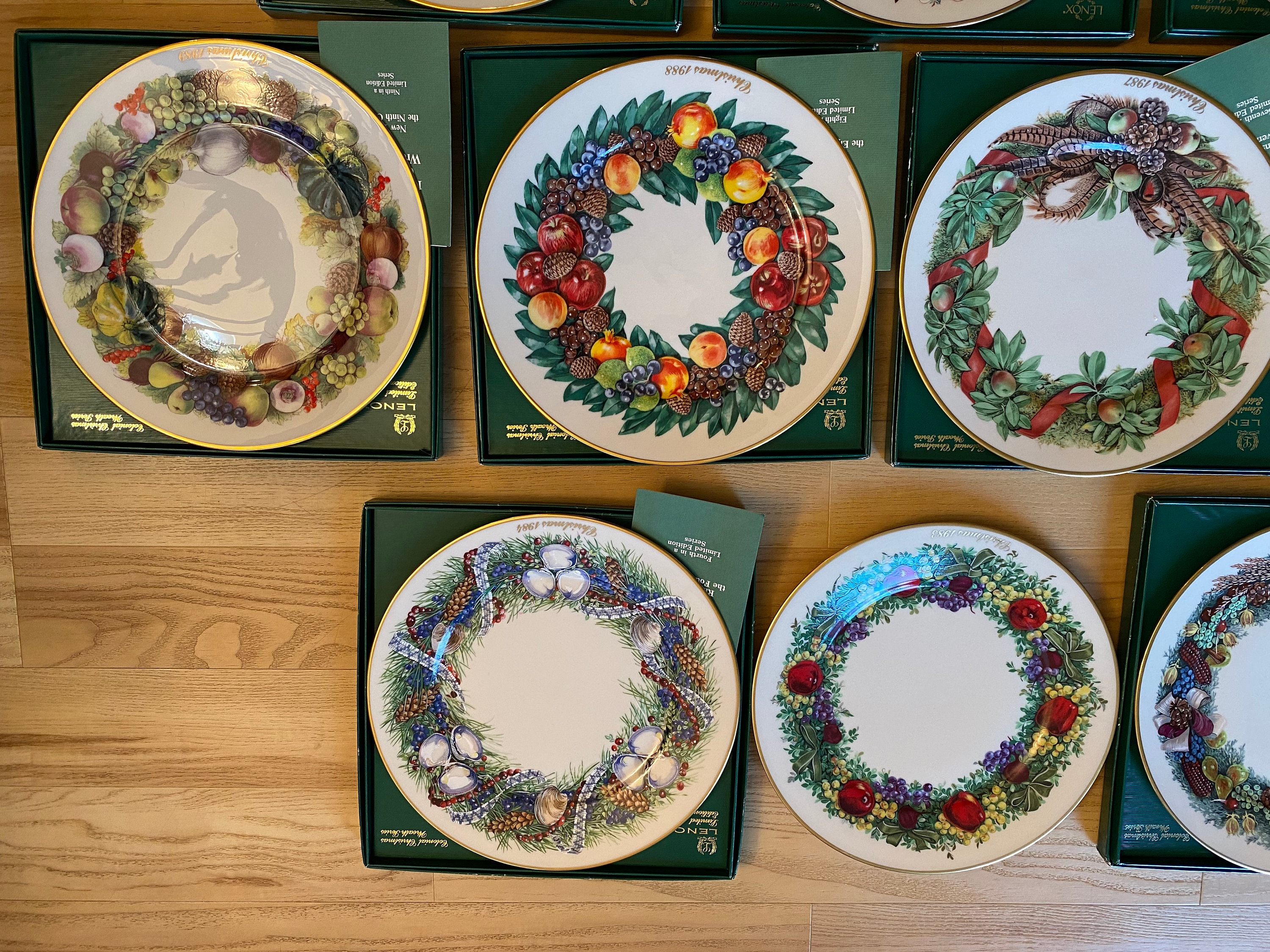 Lenox Colonial Christmas Wreath Plates 10.75