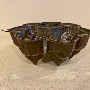 Antique Tin Pudding Cake Ring Mold – 8&quot; x 3.5&quot; | Rustic Farmhouse Kitchen Decor