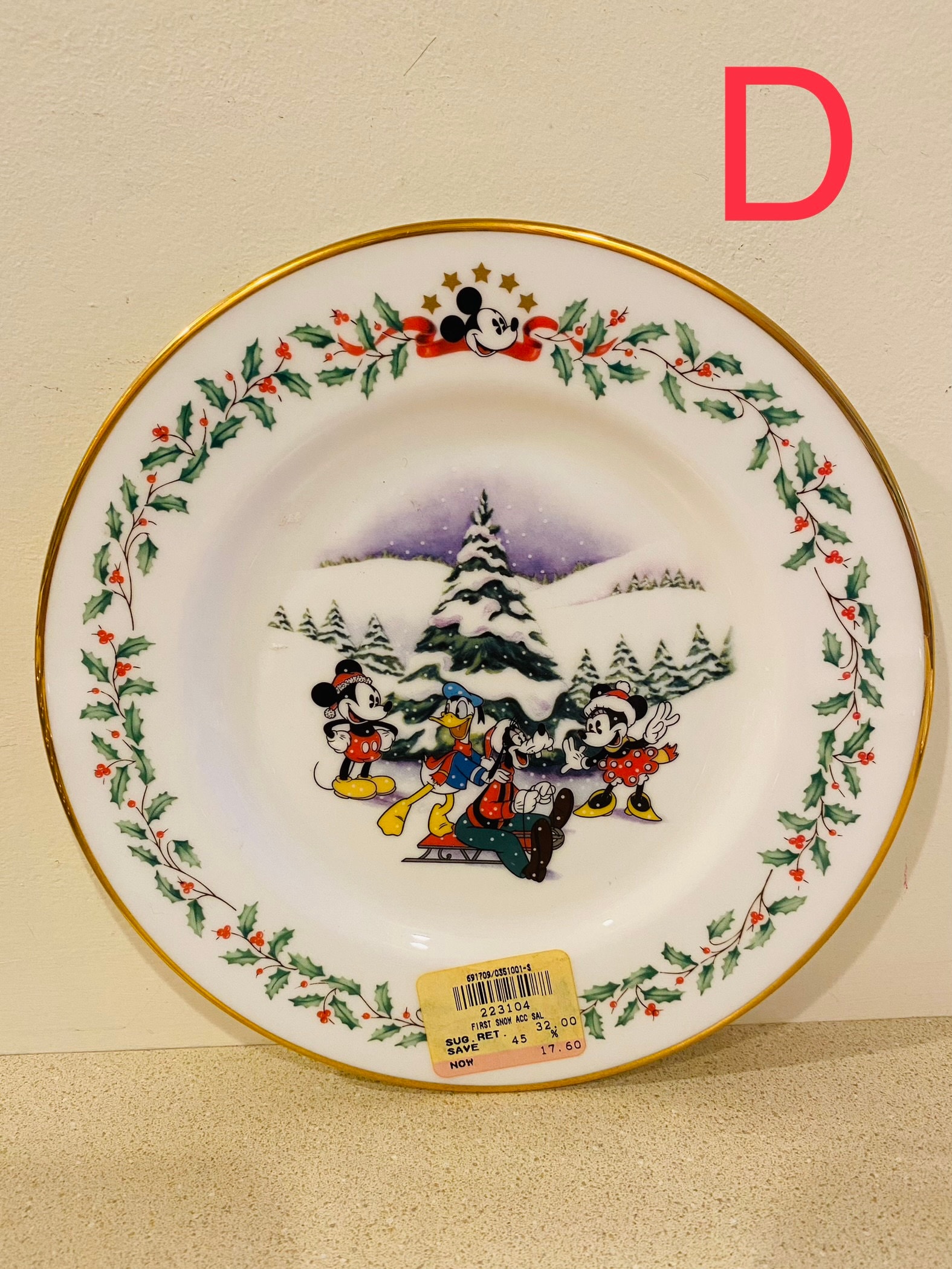 Lenox Holiday Plates Disney Mickey & Minnie 8