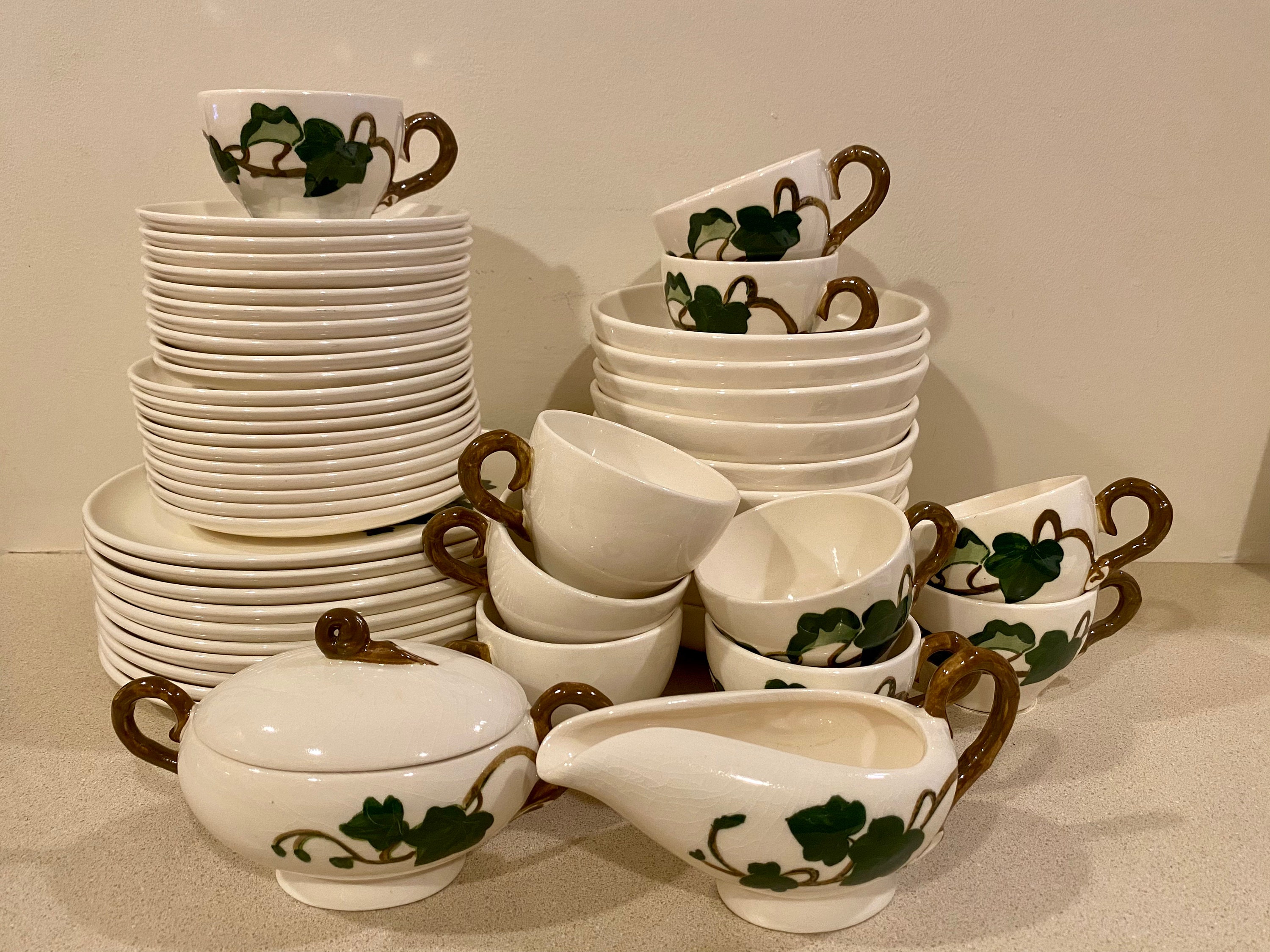 California Ivy Poppytrail Metlox Dinnerware China Set 52 Pcs.hand