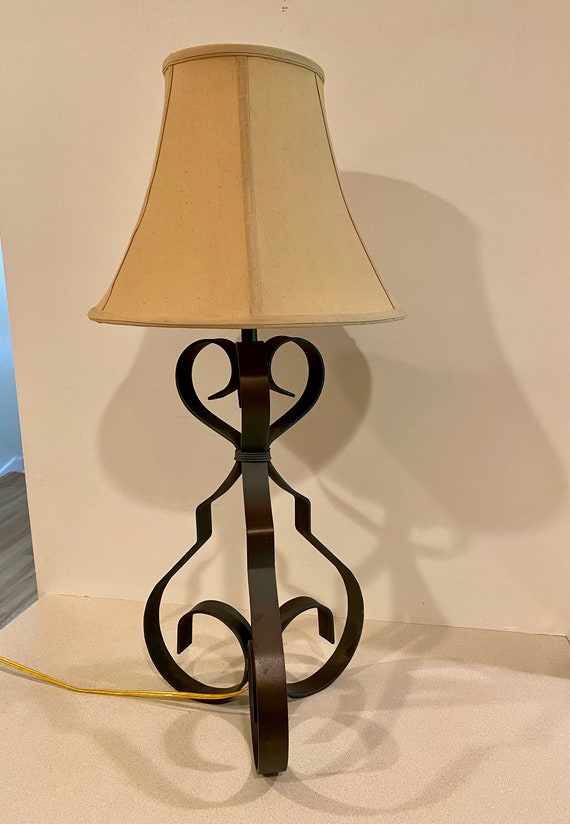Vintage cast on sale iron table lamp