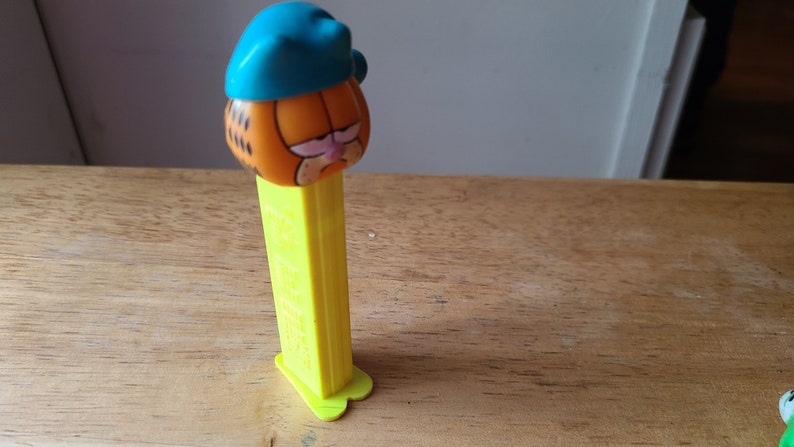 Vintage Original Pez Dispenser, Candy Dispenser, YOUR CHOICE Skeletor, Star Wars, Garfield, Snoopy, Made in Hungary, Slovenia Garfield