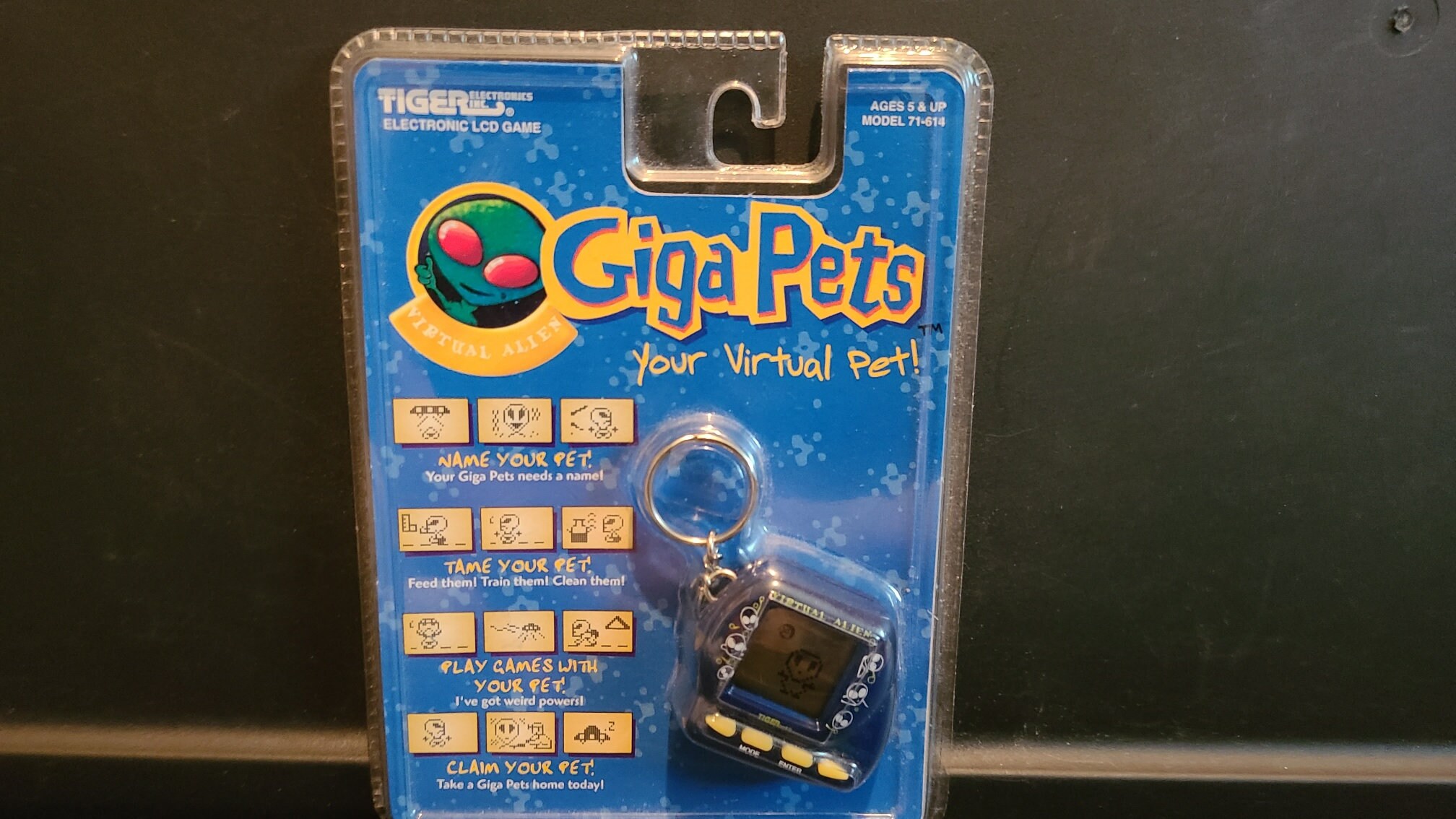 NEW Giga Pets Digital Doggie Tiger Electronics 1997 Sealed Cheap range Authentic Merchandise