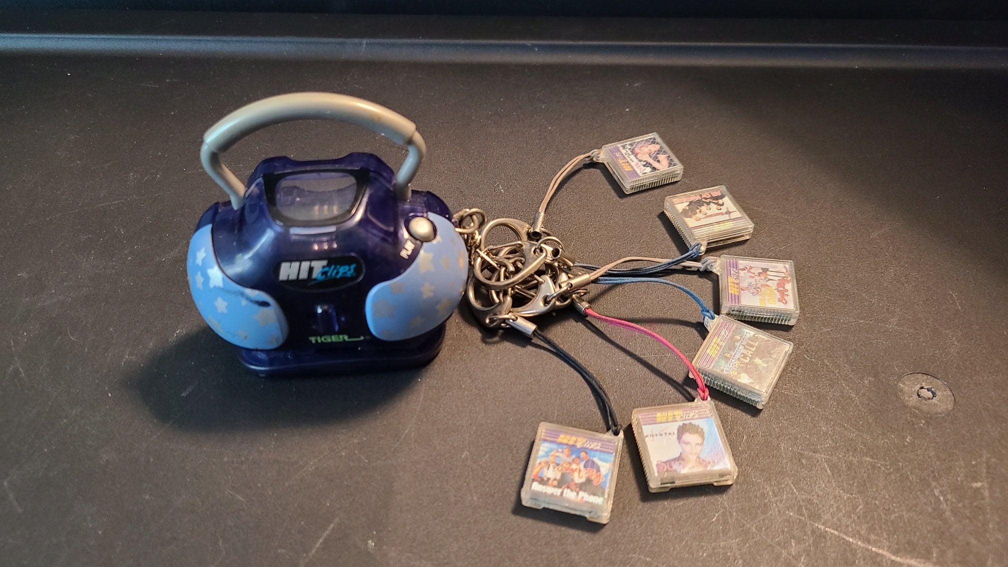 Vintage Hit Clips Boombox Player W/ 6 Clips Radio Working Tiger 2000,  Backstreet Boys, Pink, Super Ray & More 