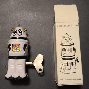 Vintage Tin Wind-up Robot Toy MS274