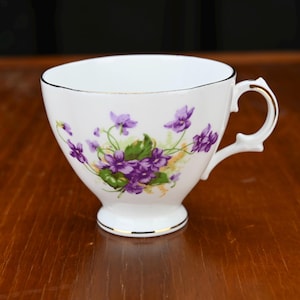 Taza de porcelana fina Vanderwood con violetas - Hecha en Inglaterra - Tazas vintage