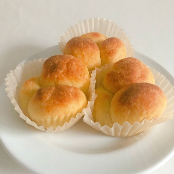 Half Dozen Keto Clover Rolls