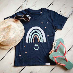Camiseta de cumpleaños arcoiris, camiseta con brillos, cumpleañera, camiseta con numero y nombre, camiseta de cumpleaños, regalo personalizado niña,