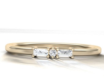 Baguette Ring, Dainty Diamond Ring, Dainty Ring, Baguette, 14KGold.