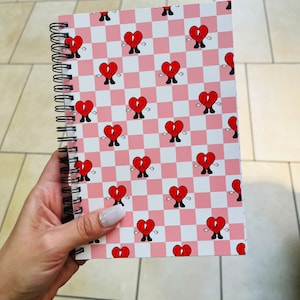 Bad Bunny Heart kleines Notizbuch