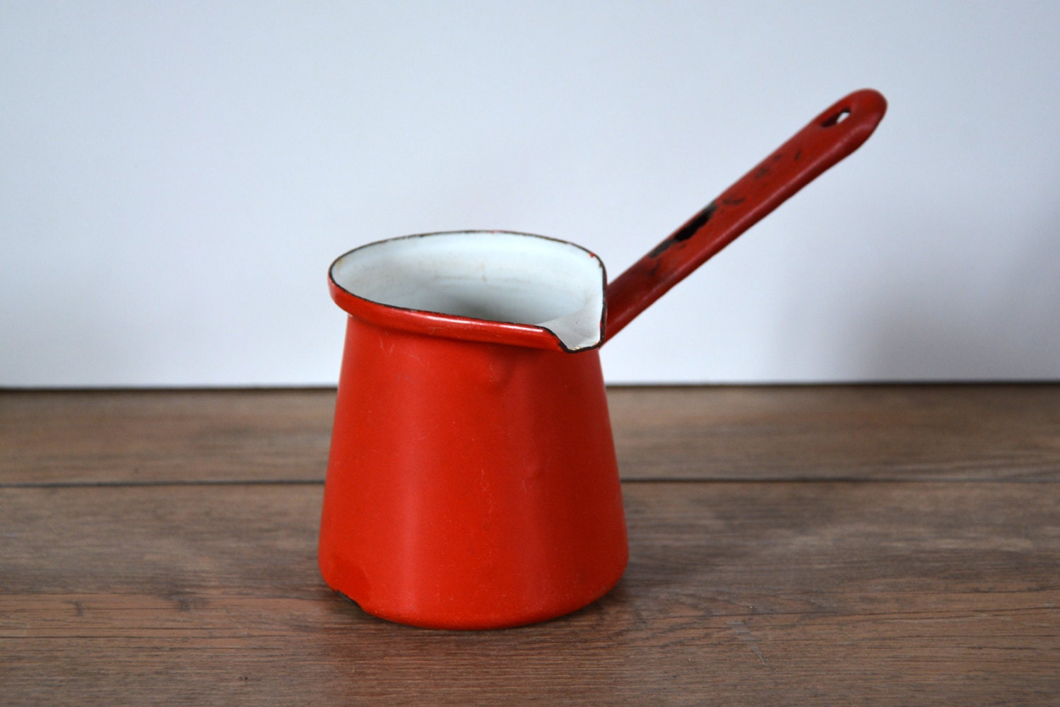 Pot à Lait en Émail Rouge, Café Turc Émaillé Patiné, Cuisine Rustique, Décoration Tendance Ferme Cam