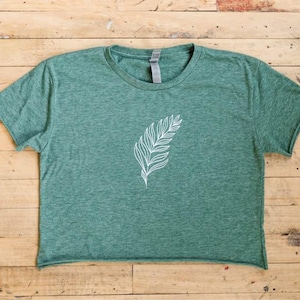 Fern Short Sleeve Crop Top, Women&#39;s Green Fern T-Shirt, Cute Summer Crop Top, Yoga Crop Top, Botanical Nature, Simple Minimalist, Super Soft