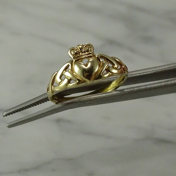14KT Yellow Gold Claddagh Ring (size 6.25)